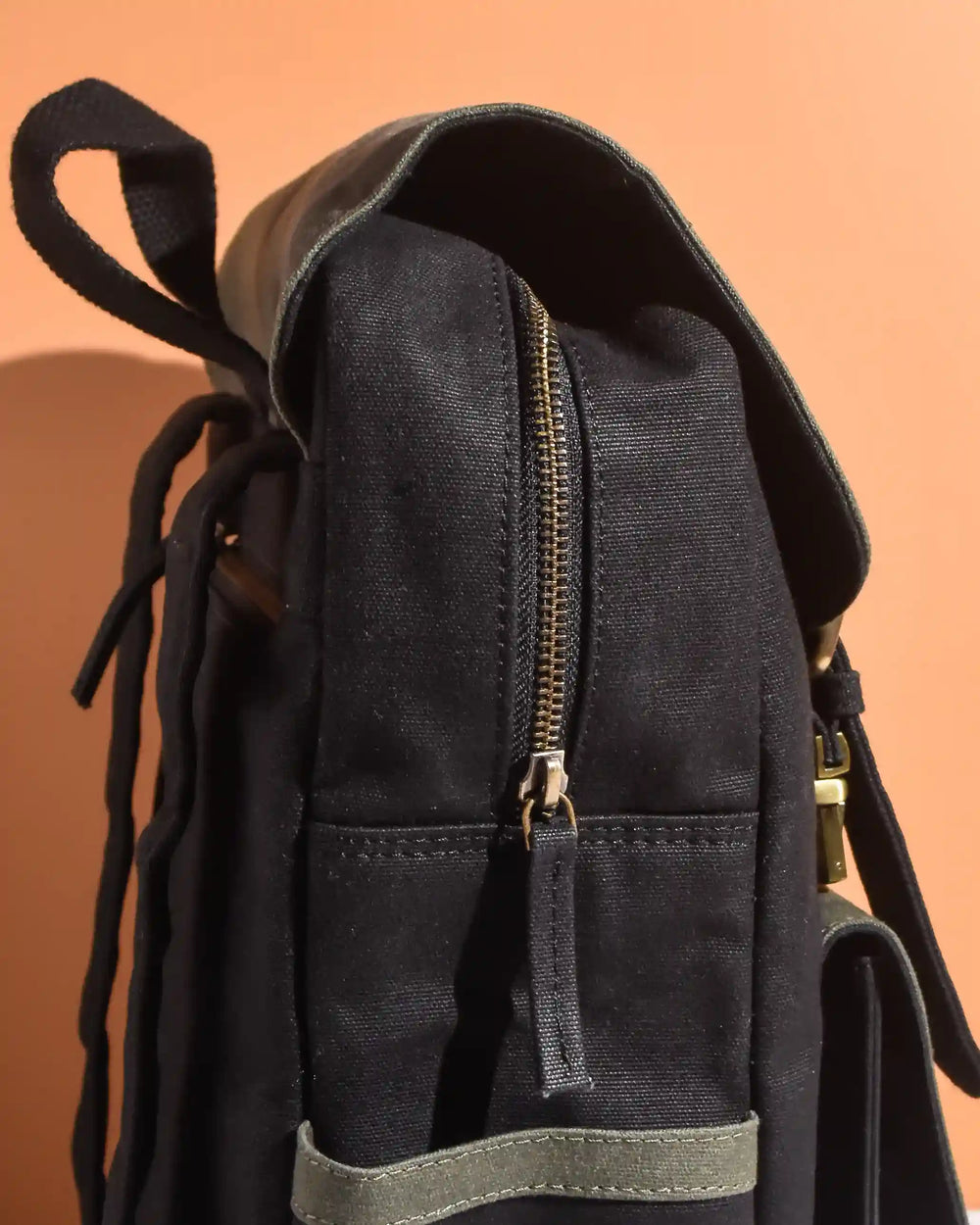 Dugong Backpack - Walnut Brown & Charcoal Black | Clan Earth  | earthbased.in | 03