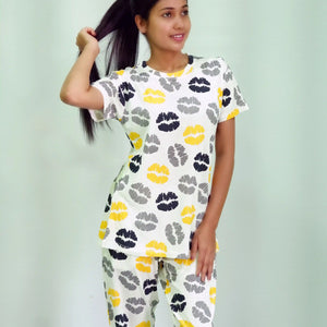 NightWear-Kisses Print T-shirt & Pant Night Dress in Tofu | Playout | 01