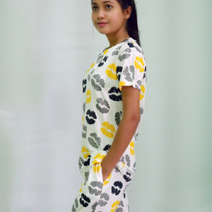 NightWear-Kisses Print T-shirt & Pant Night Dress in Tofu | Playout | 03