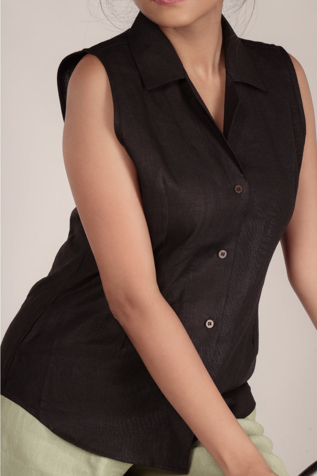 Sleeveless shirt for women in Hemp