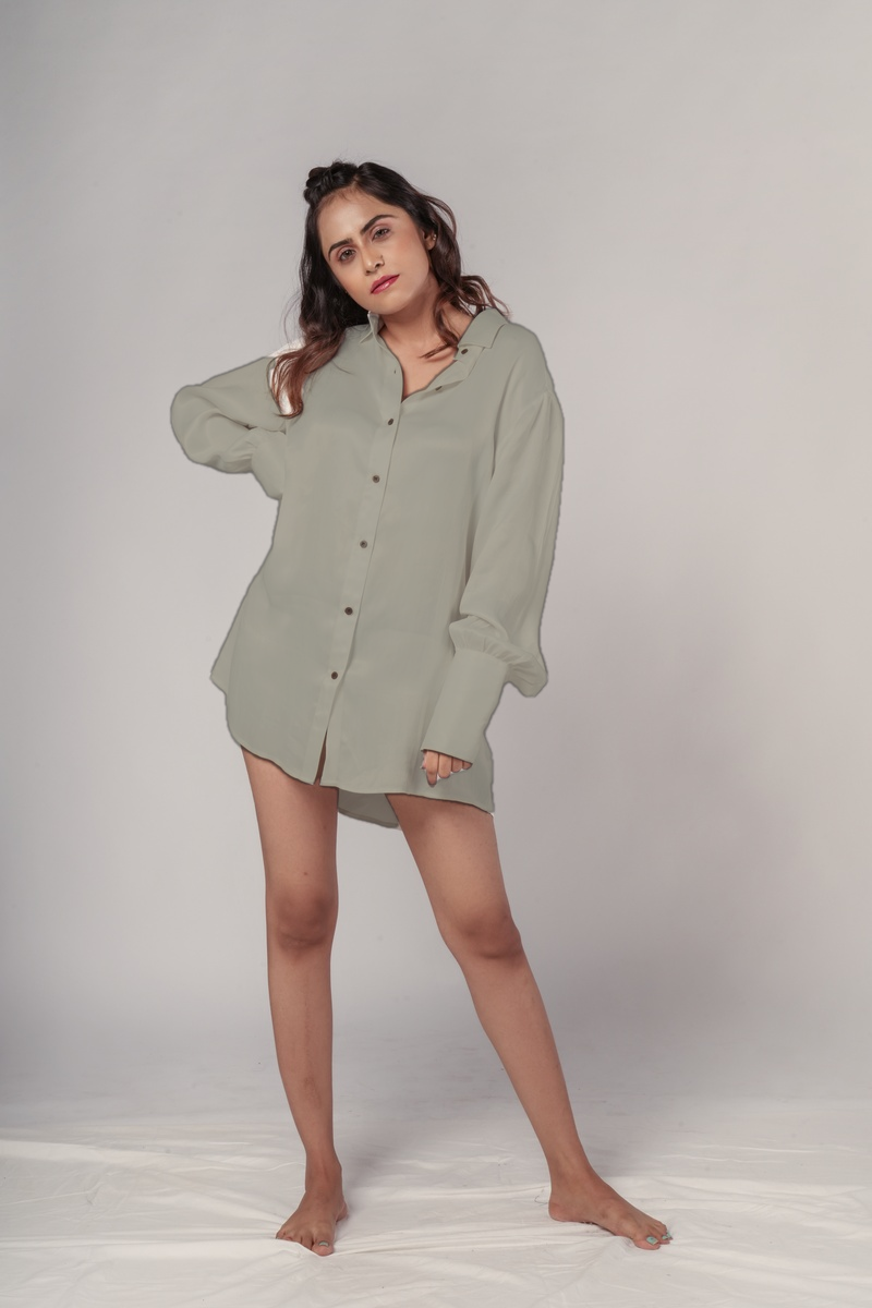 Boyfriend_ Shirt _in _Tencel™ _Satin_ earthbased_004