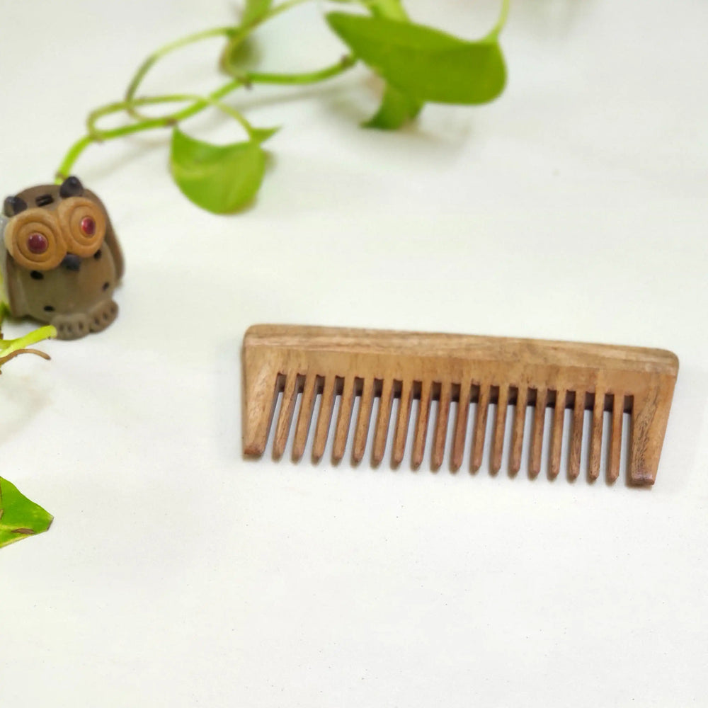 Personal-Care-Neem -Wood -Comb-Earthbased_32